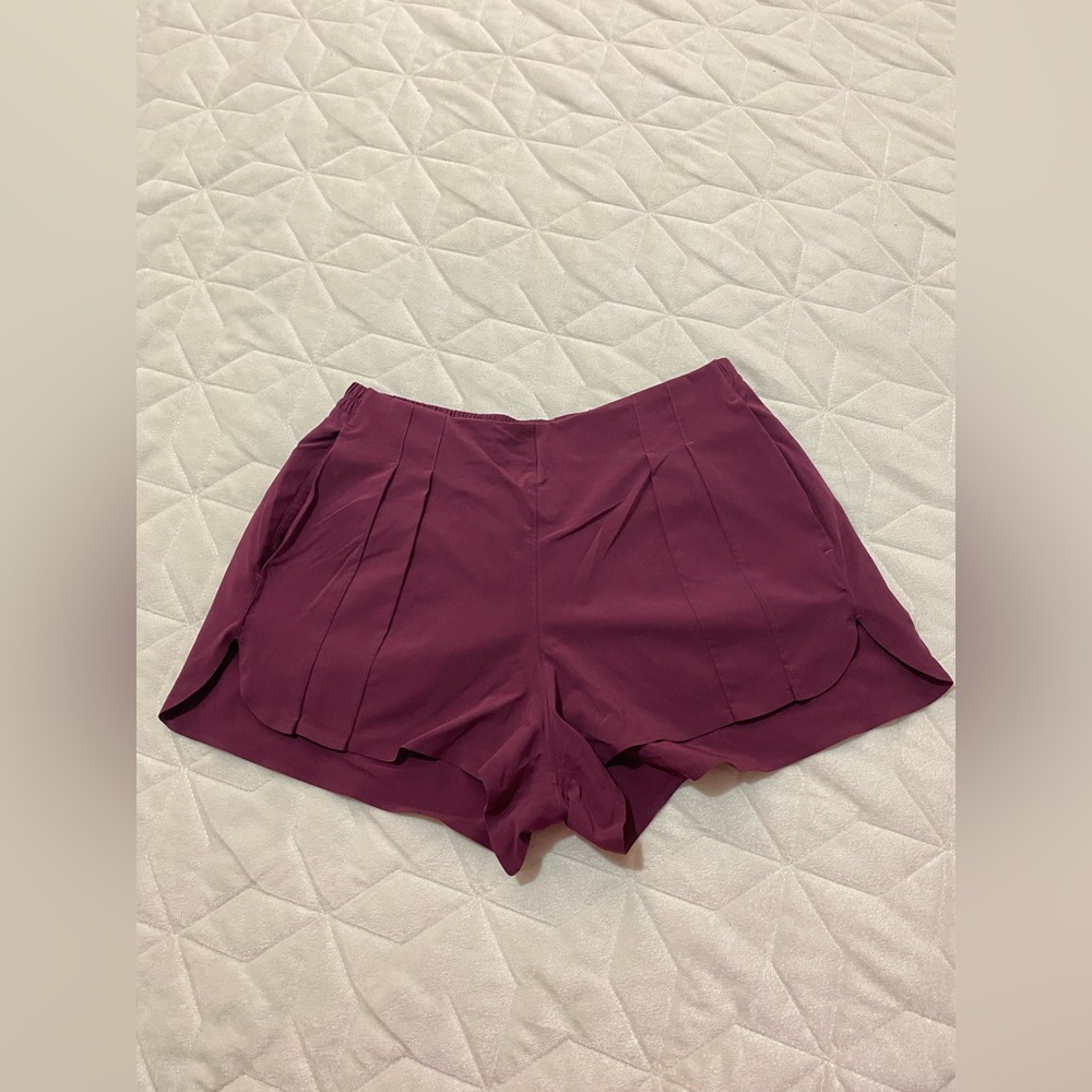 Lululemon speed up Shorts Womens Size 4 wine liner  2” gym running